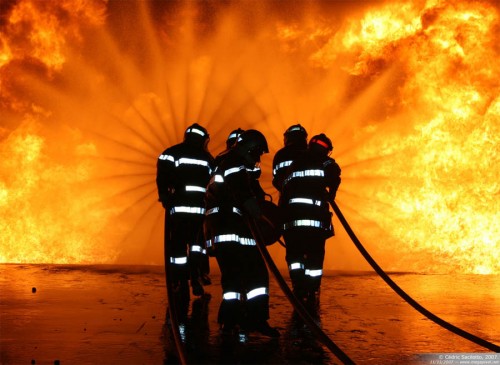 101_pompier-vs-flammes1.jpg